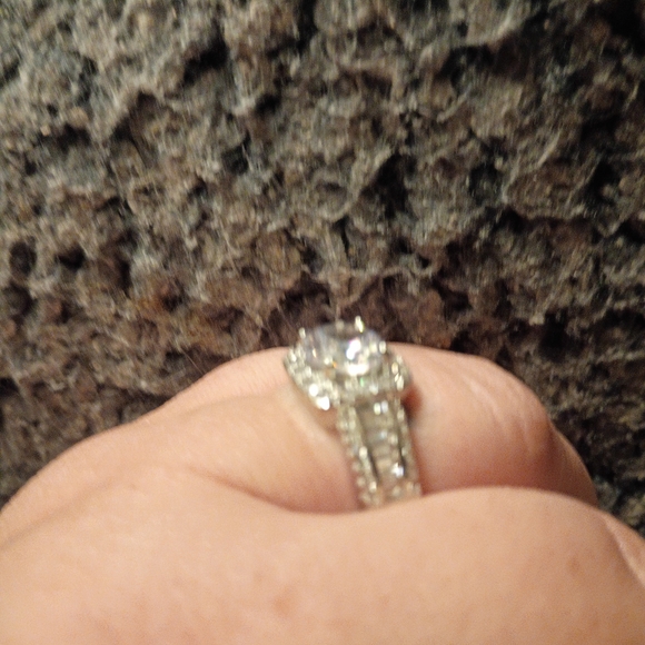 Elegant Silver Women's Ring - Picture 6 of 6